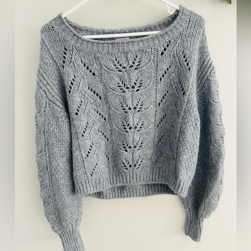 Small Victoria’s secret grey sweater
